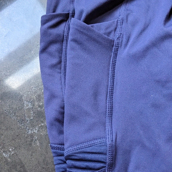 Fabletics high waisted motion 365 moto leggings 7/8 - Picture 3 of 4